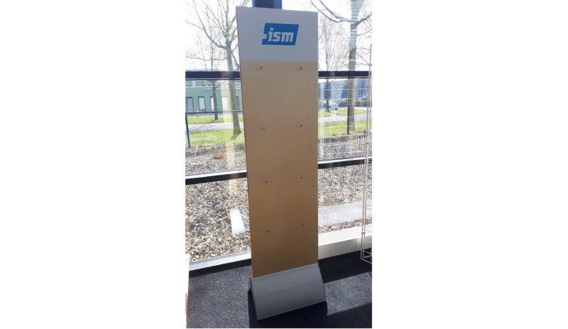 Ism verv==display ism saddles with aluminum foot
