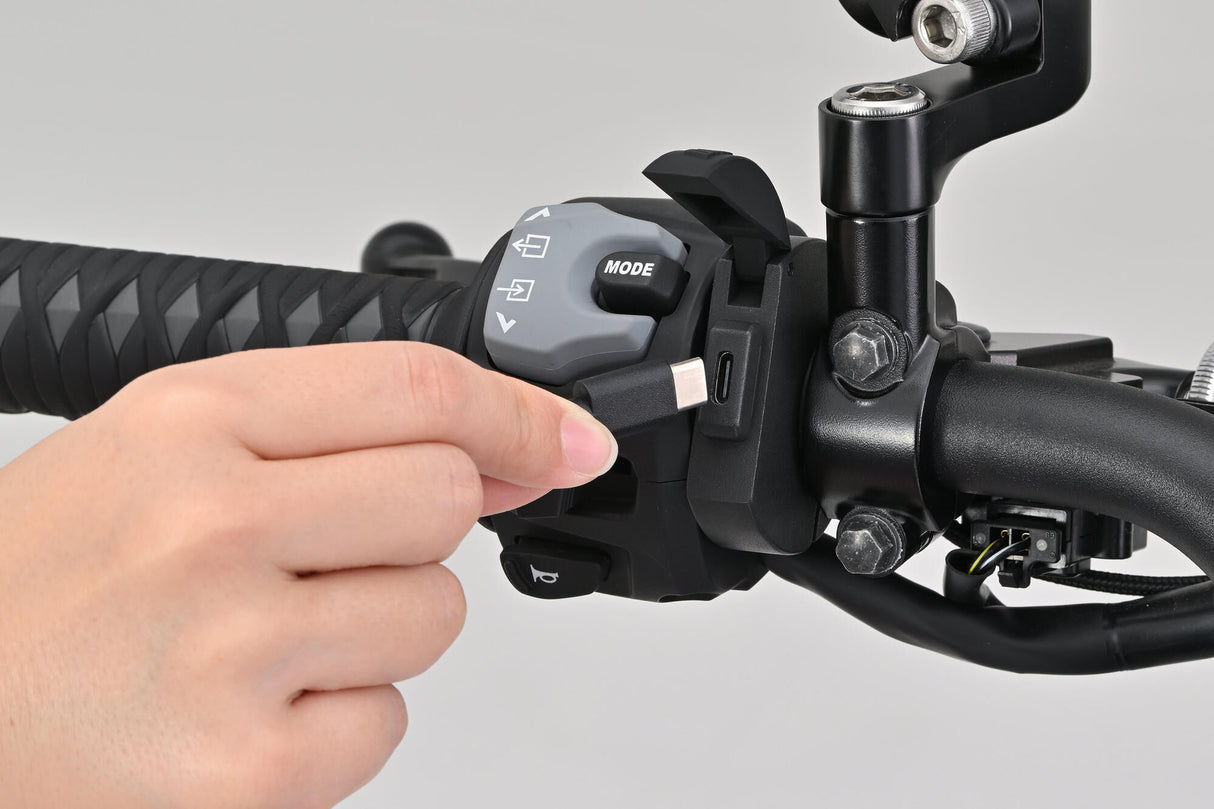 Daytona USB socket slim-mount-alu. USB Slim Mount Aluminum T SW 18W