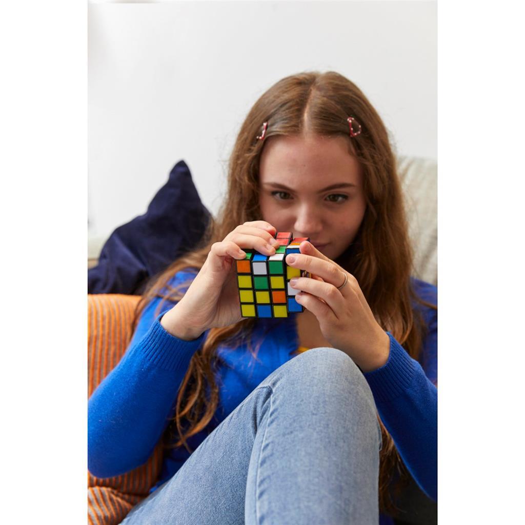 El cubo maestro de Rubik 4x4.