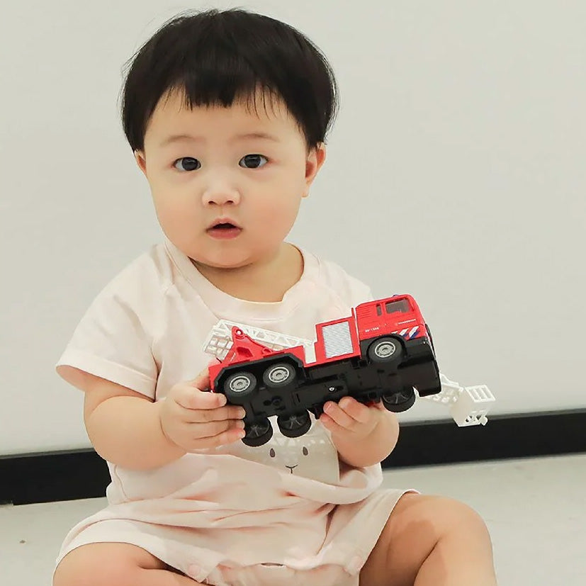 112 Feuerbrigade Truck 1:32 mit Licht und Klang