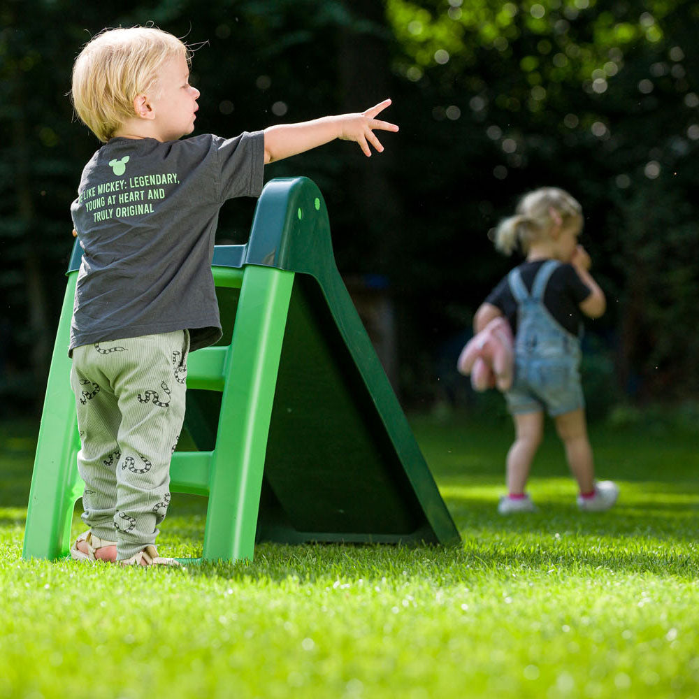Glissement swing avec les escaliers verts