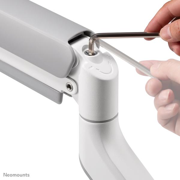 Neomounts ds70-450wh1 soporte de escritorio de movimiento completo, 17 - 42 pulgadas, ojal de abrazadera topfix