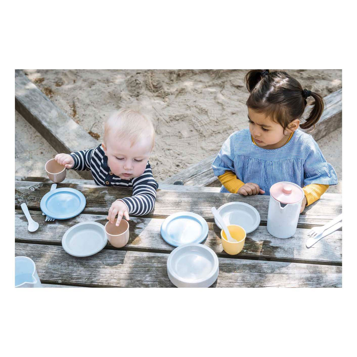 Dantoy lunch set, 94 pieces.