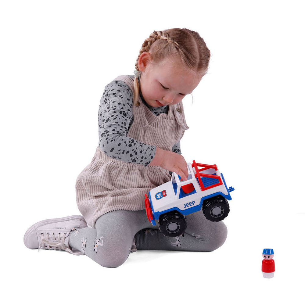 Cavallino jeep with 2 play figures