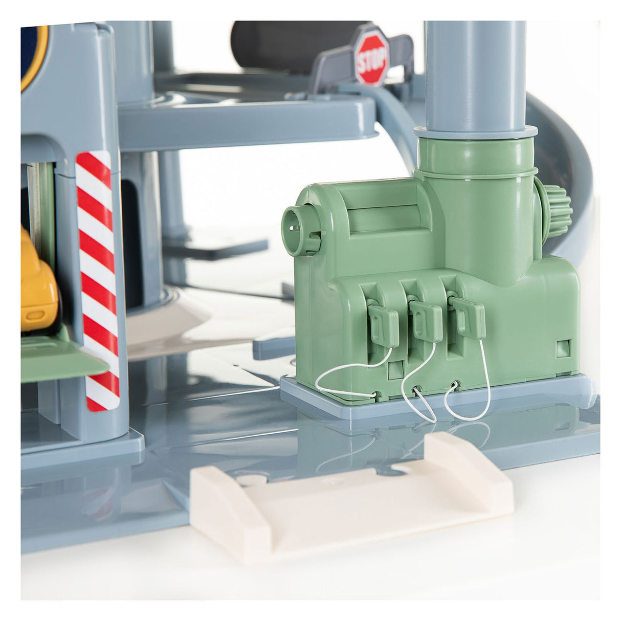 Torre de garagem Cavallino com 7 andares e carros em tons pastéis