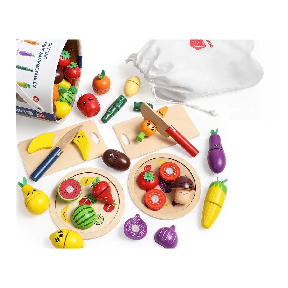 Wooden cutting set for vegetables and fruit
