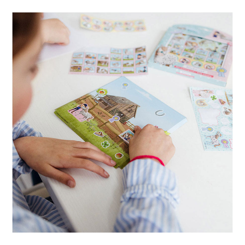 I giocattoli di Bambolino conducono lo sticklerset di pony