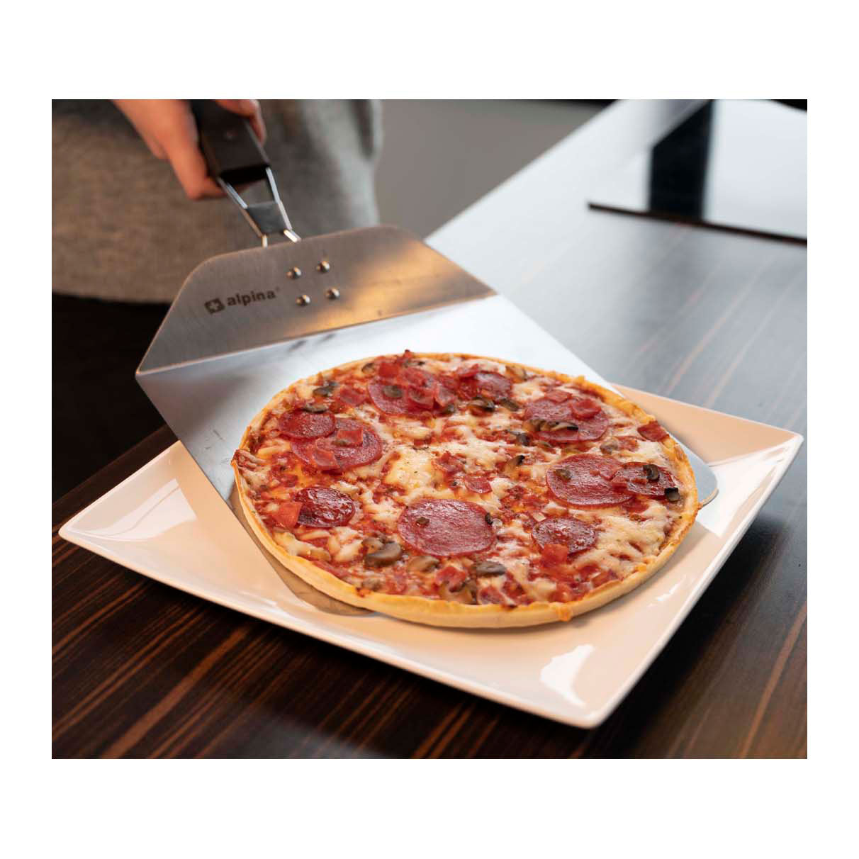 Folding pizza peel
