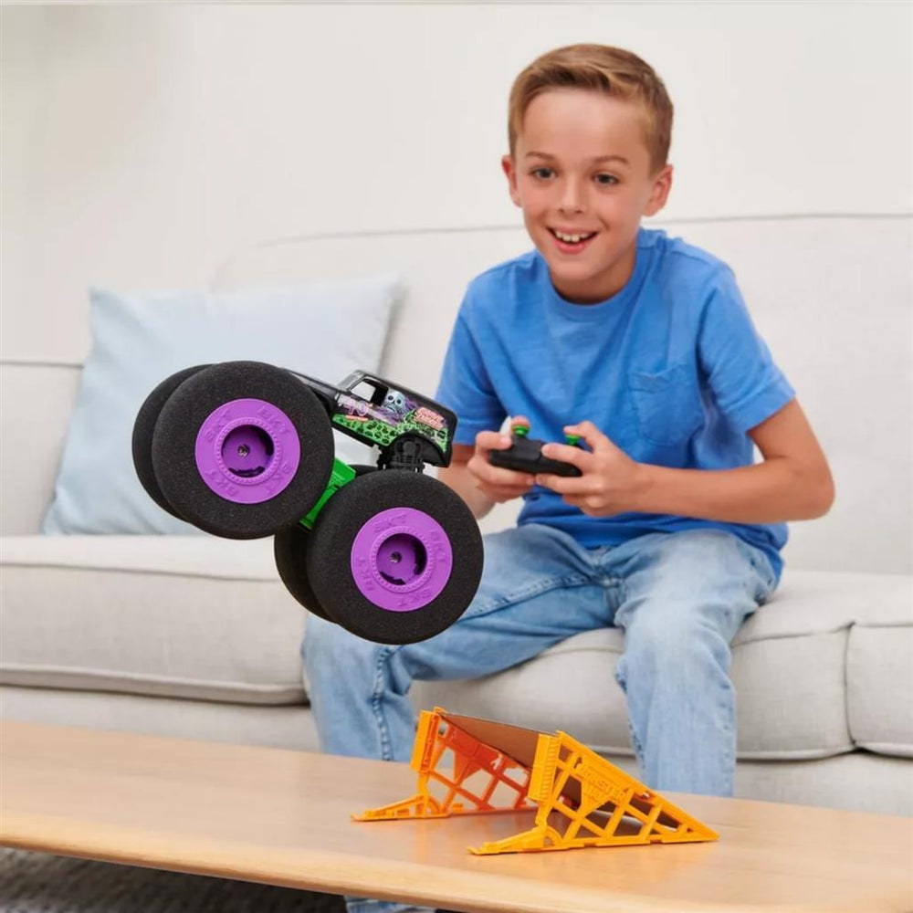 Monster Jam Monster Jam RC Grave Digger Rampa Campione 1:16