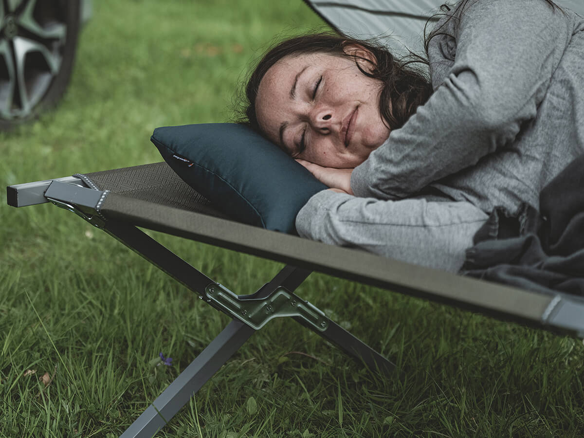 Easy camp raven compact pillow