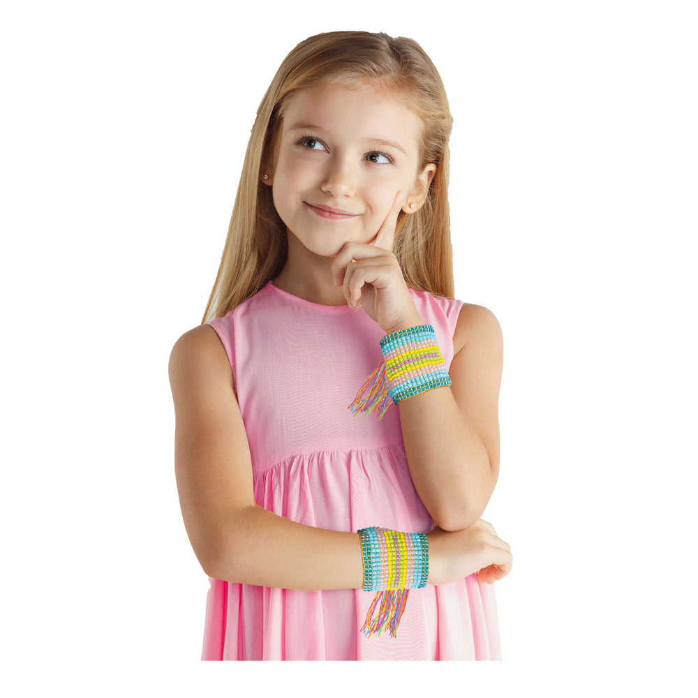 Toi-toys loom with yarn and bead set