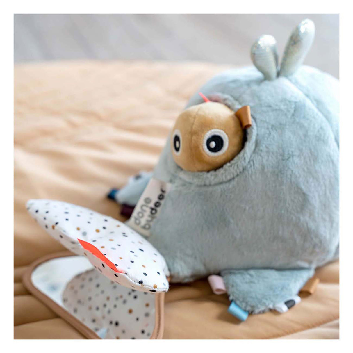 Fatto da Deer Hide and Seek Wally Blue