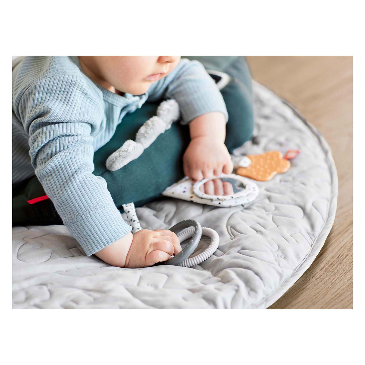 Done by Deer Tummy Time Aktivitätsspielzeug Krokogrün