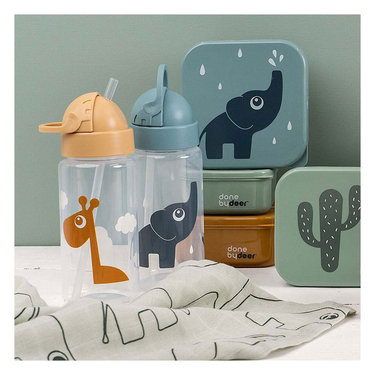 Done by Deer Strohbecher Elphee Blau, 350ml