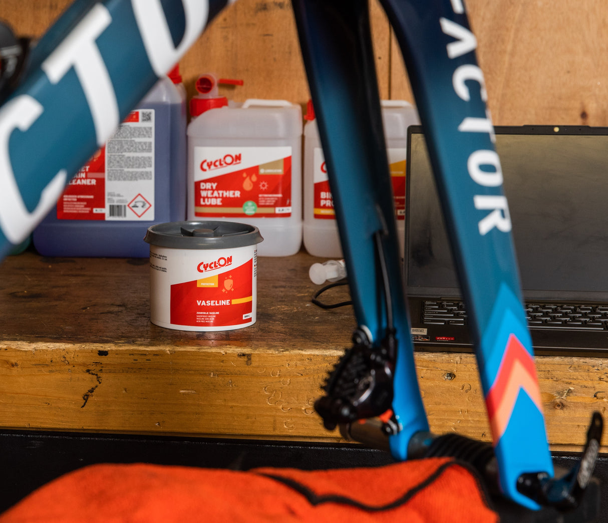 Ciclone Vaselin - 500 ml