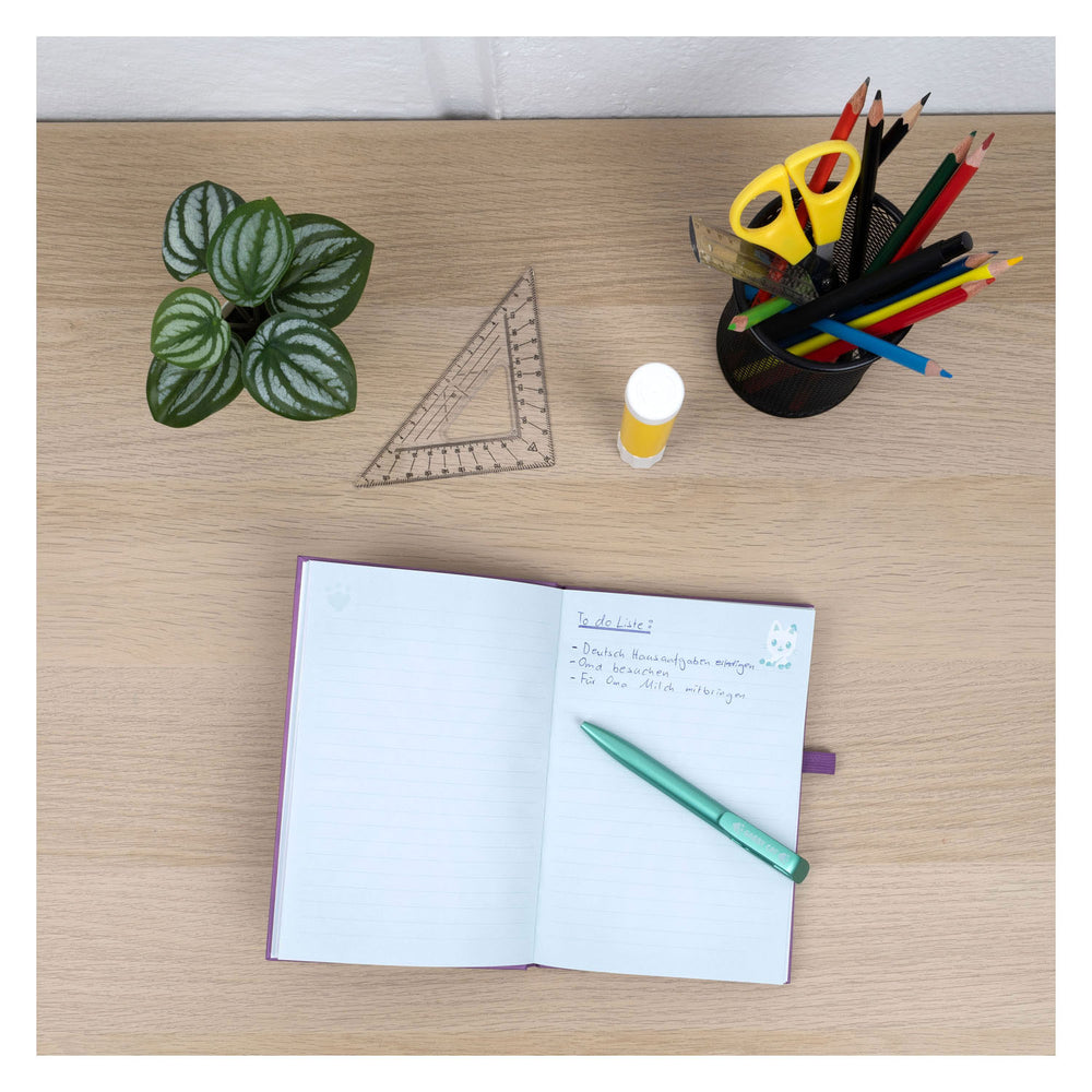 Cuaderno blando Undercover casa de muñecas Gabby con bolígrafo