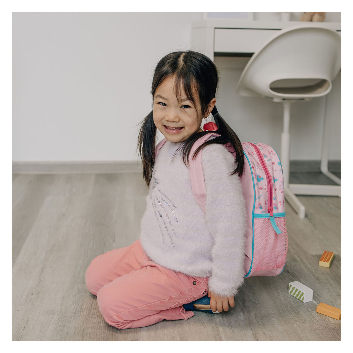 Undercover 3d backpack minnie mouse