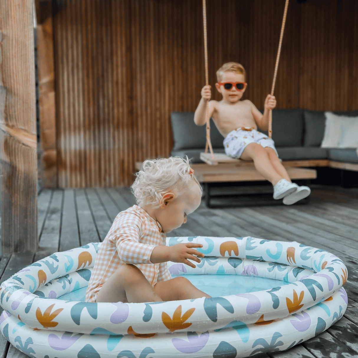 Abstract | multicolored baby pool ø 100 cm