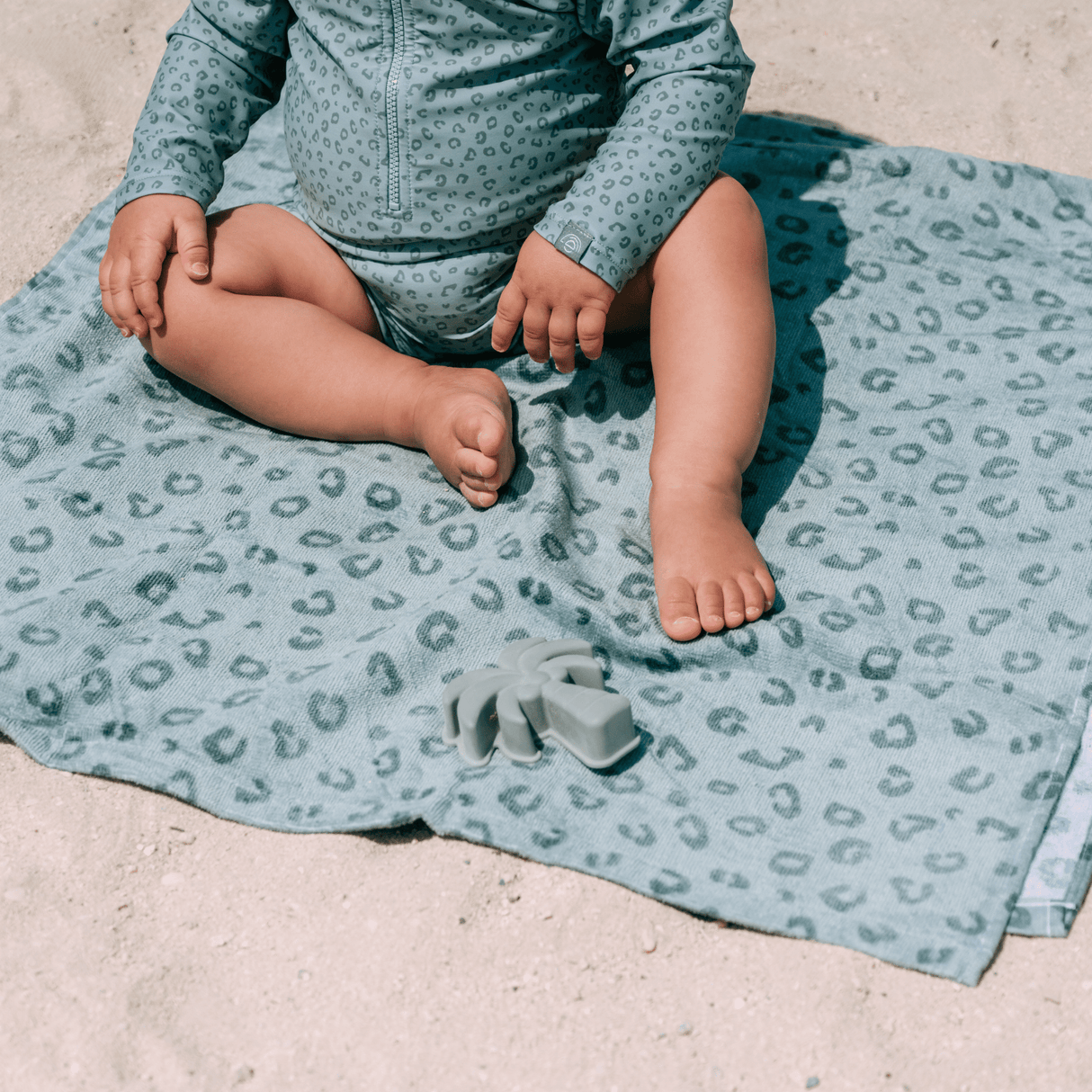 Leopardo | Toalla de algodón verde 135 x 65 cm