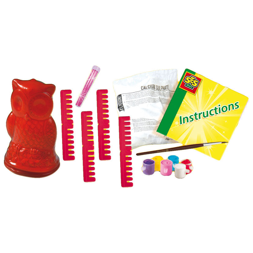 SES GIRSS som spiller og maler ous