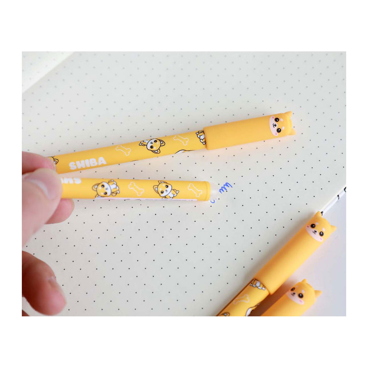 Peann gránbhiorach inscriosta iodálach le caipín shiba