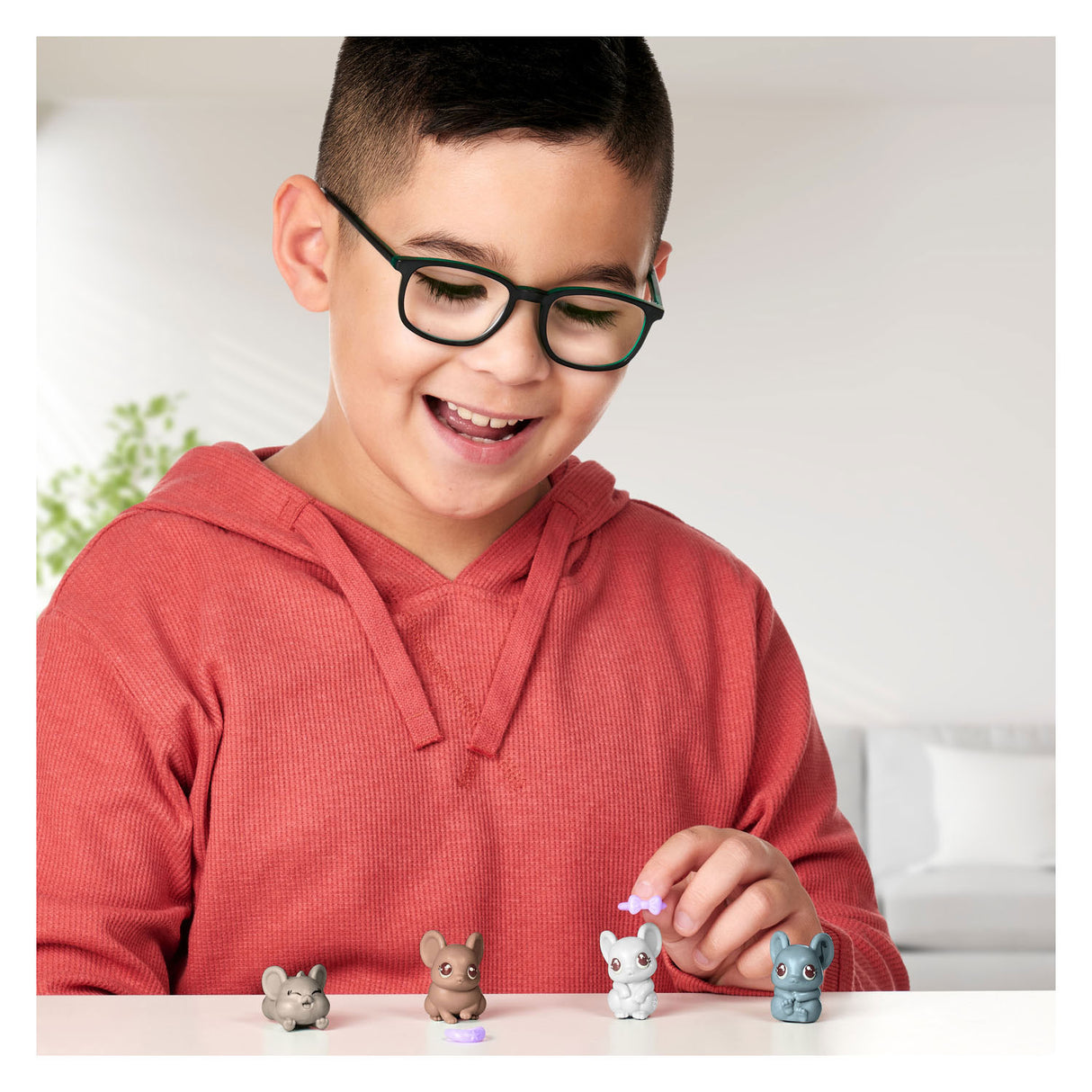 Moos Spillsaachen kleng Live Hausdéieren Mama Iwwerraschung Mini spillen Figur