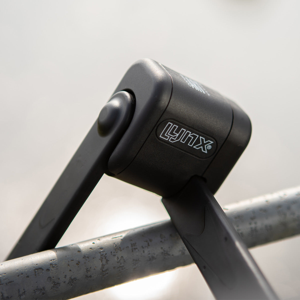 Lynx folding lock pivot art 2