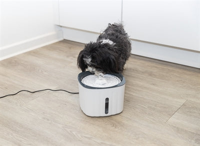 Trixie ivó szökőkút virág műanyag fehér szürke