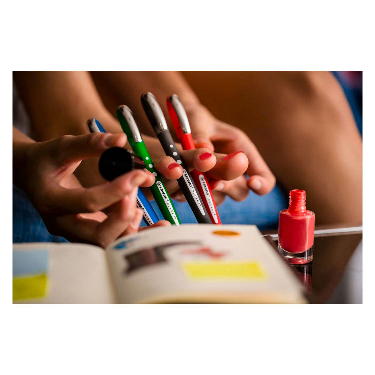 Trabajador stabilo colorido azul