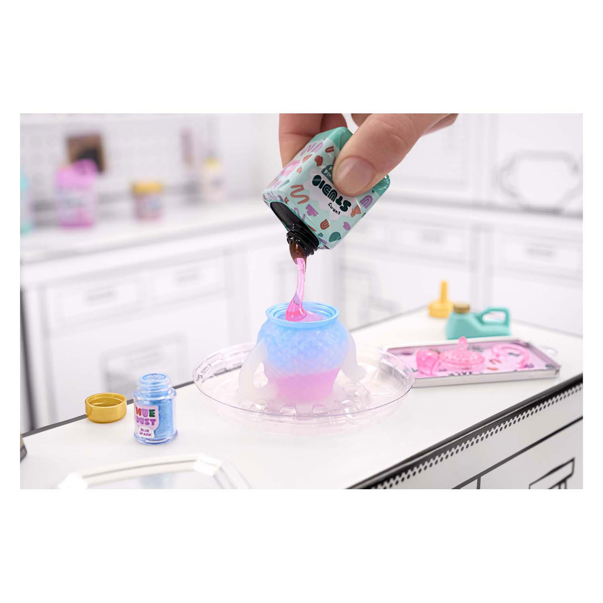 Hoppe mga's miniverse- make it mini life series