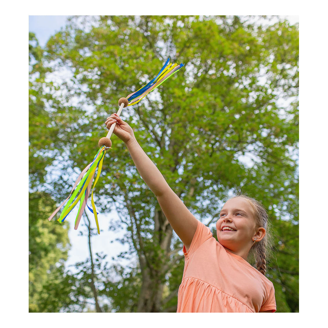 BS toys lesena vrtljiva palica s trakom