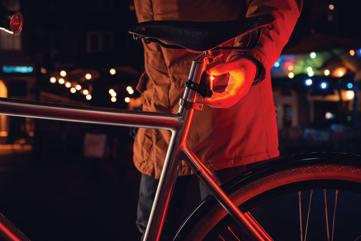 CC0804A Axa DWN USB rear a-light signal