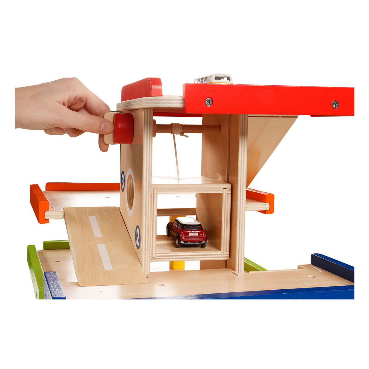 Goki medinis garažas, 6 dalių.