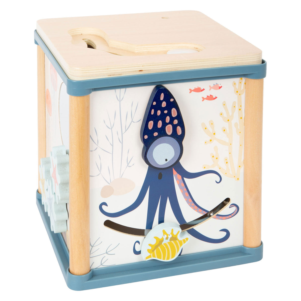 Pieni jalka puinen toiminta kuutio ja moottori harkitsevat vedenalaista maailmaa