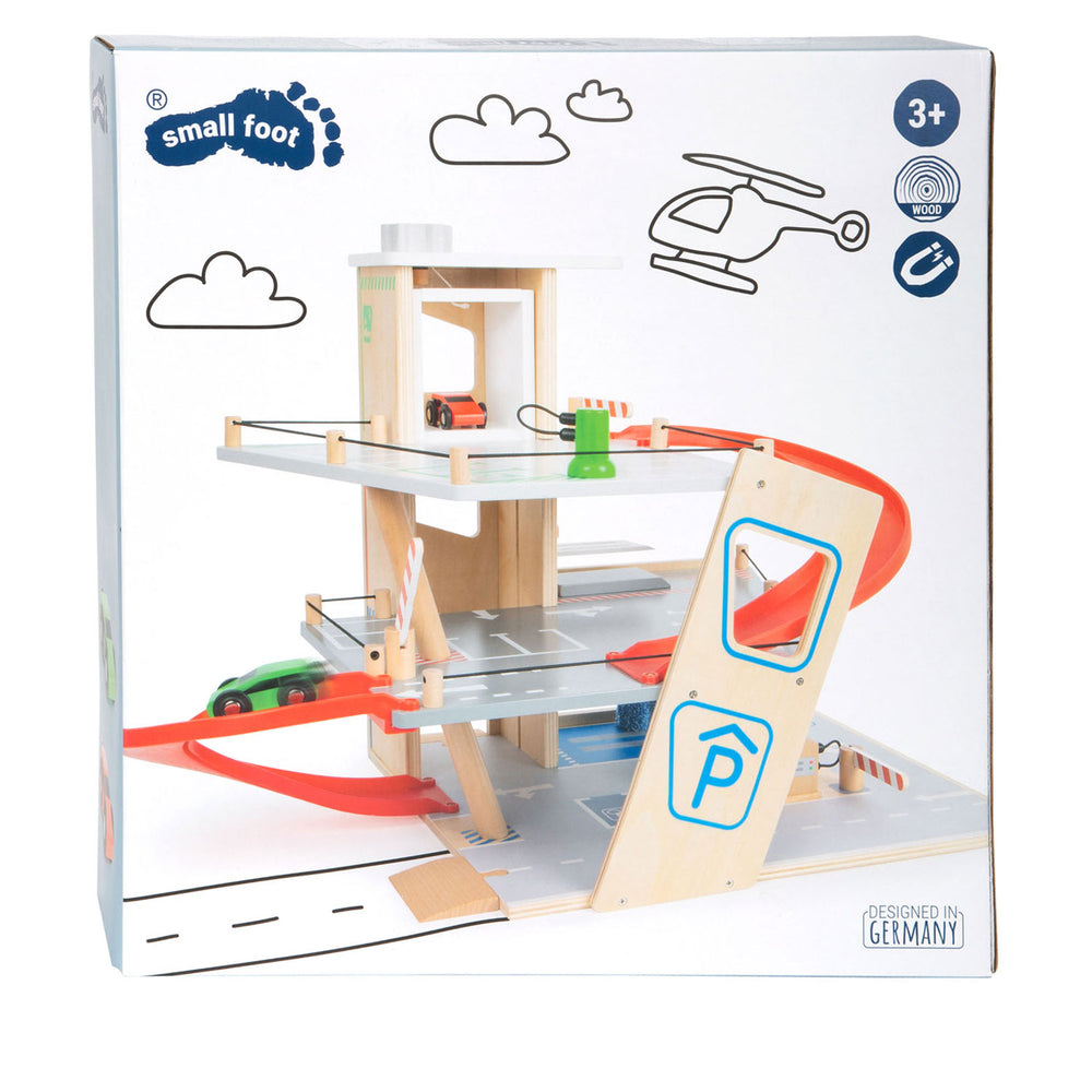 Small foot - wooden garage with car wash