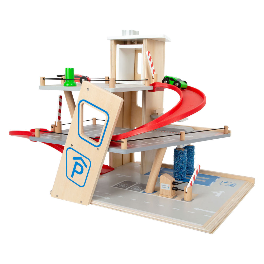 Small foot - wooden garage with car wash