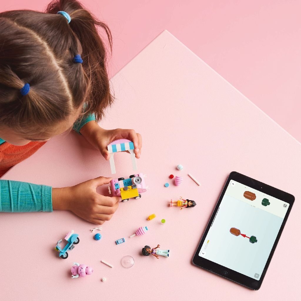 Lego friends 42643 cotton candy stand and scooter