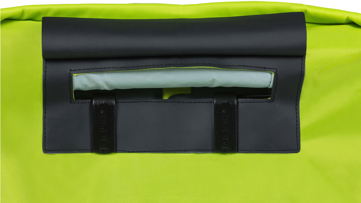 La albahaca mantiene seca y limpia - cubierta de lluvia - horizontal - neón geel