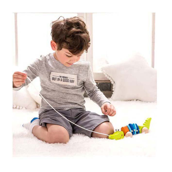 Classic world wooden pull-along crocodile