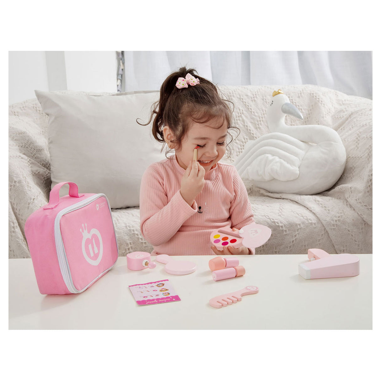 Classic World wooden make-up set