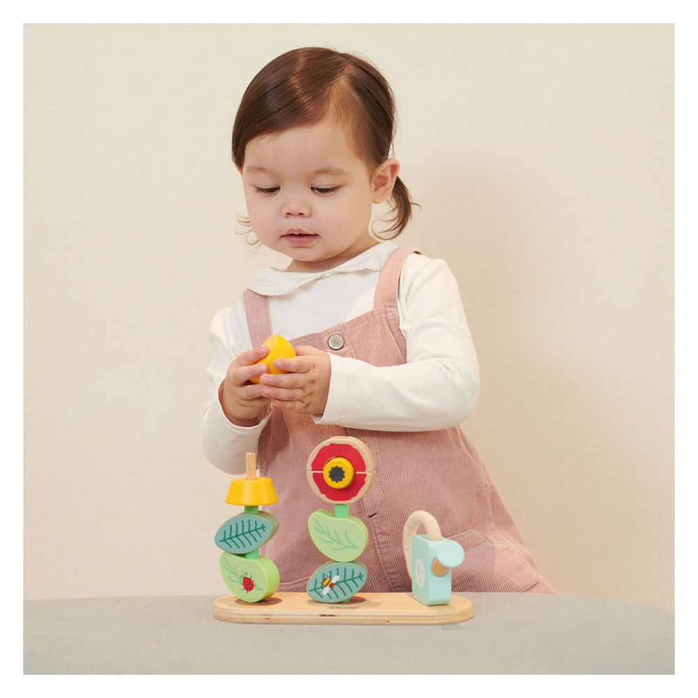Classic World World Puzzle de madera apilable Jardín de flores, 11 piezas.