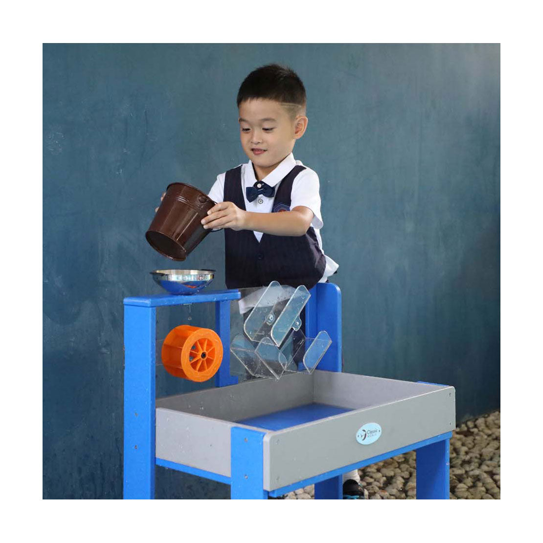 Classic world wooden sand and water table