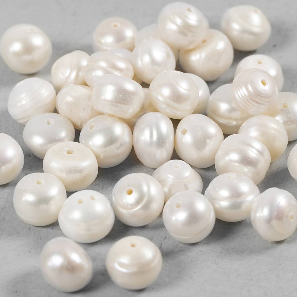 Creativ company freshwater pearls, perforated lengthwise, d 4 mm, hole size 1 mm, mother of pearl, 40 pieces 1 box