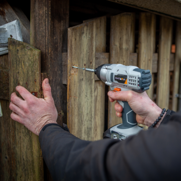 AC cordless impact wrench (Maxxpack 18V).