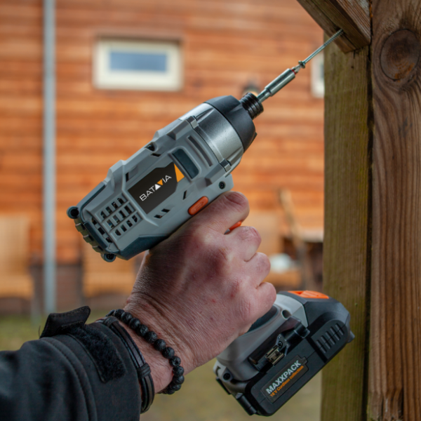 AC cordless impact wrench (Maxxpack 18V).