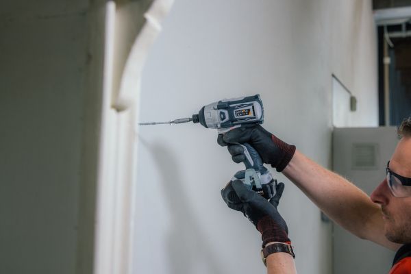 AC Battery Battle Screwdriver Brushless (MaxxPack 18V).