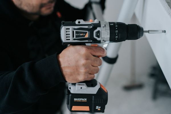 Zestaw wiertarki baterii baterii prądu przemiennego (Maxxpack 18 V).