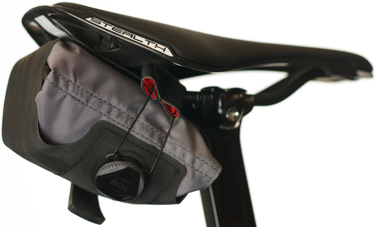 Silca saddle bag asymmetrico saddle bag asymmetric. gray red