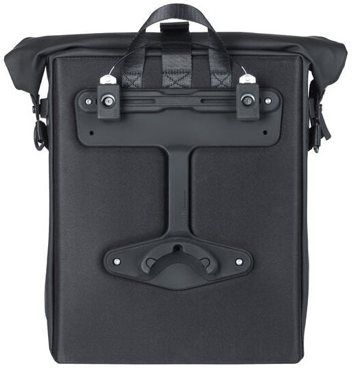 Boba de hombro de bicicleta lateral Basil Soho Mik - Negro, impermeable, PU, Nordlicht LED, 17L