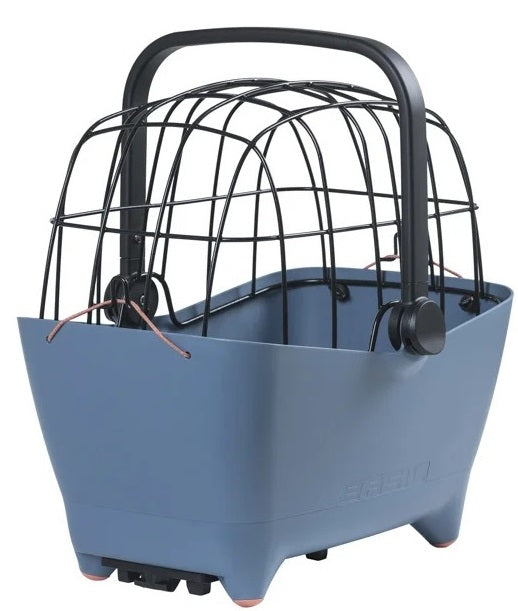 Basil Basket Basket Buddy en la parte posterior de Mik Denim